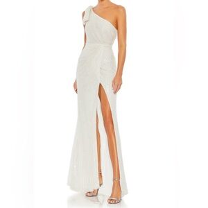 NWT MAC DUGGAL Pearl Embellished Soft Tie One Shoulder Gown Size 8 White‎